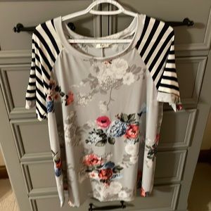 Short sleeve blouse. 3X